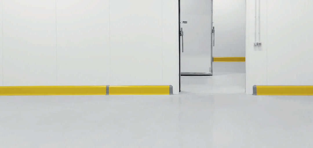 Installazione di battiscopa antiurto SK 300 nello stabilimento Arluy