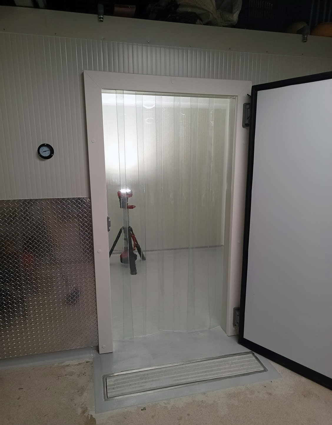 sguscio sanitario pvc, profilo raccordo igienico OC 100, pannelli coibentati GlobeWall, celle frigorifere Walmart, angolo sguscio sanitario OC3V