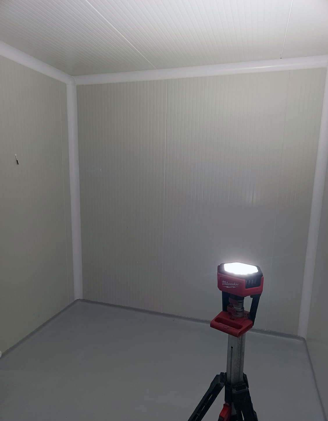 sguscio sanitario pvc, profilo raccordo igienico OC 100, pannelli coibentati GlobeWall, celle frigorifere Walmart, angolo sguscio sanitario OC3V